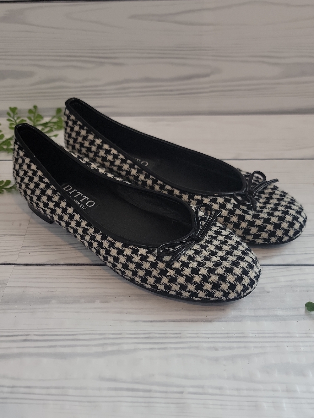 Dittos by Van Eli Black & White Houndstooth Ballet Flats Womens Size 7
